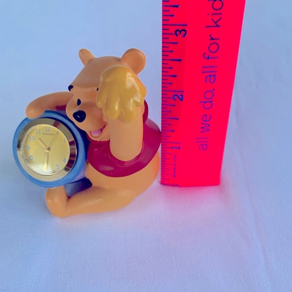 Vintage Winnie the Pooh miniature clock - Picture 7 of 7
